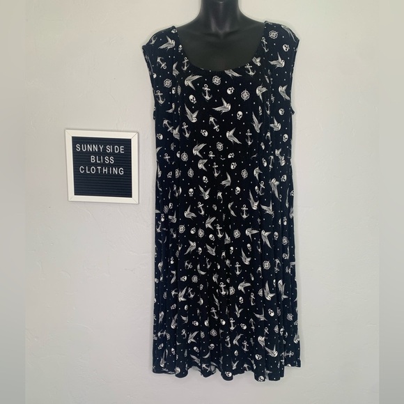 Torrid Scoop Neck Black & White Graphic Print Flowy Dress Size 2XL - Picture 1 of 12